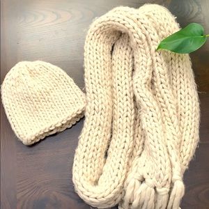 Hat and scarf set
